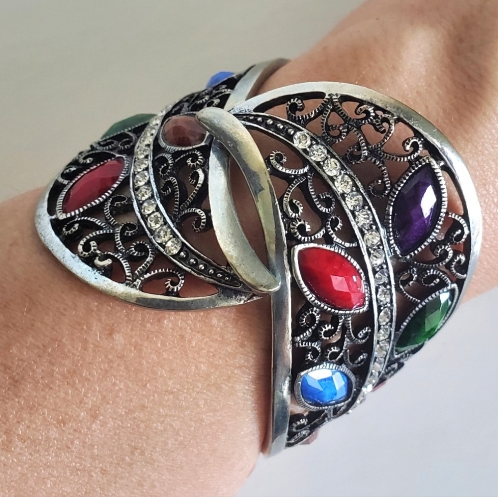 Cabochon Gemstone Rhinestones Chunky Hinge Swirl Clamper Bracelet Silvertone